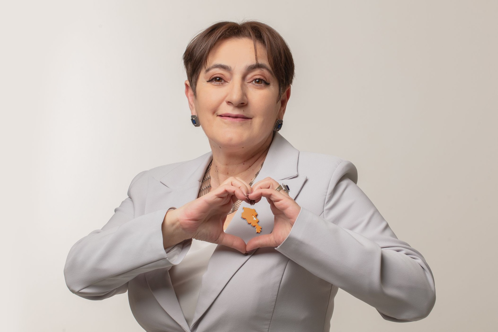 Ի՞նչ ունեցվածք ունի ՔՊ-ական պատգամավոր Ռուզաննա Երեմյանը․ ինչո՞վ էր հայտնի դպրոցի նախկին տնօրենը