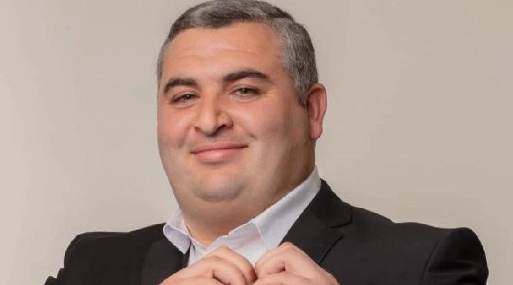 Չորս տող կենսագրությամբ պատմաբանը՝ խորհրդարանի կռվի գլխավոր դեմքերից․ ո՞վ է Նարեկ Բաբայանը․ «Ժողովուրդ»