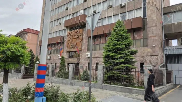 Րաֆֆու փողոցում կնոջը հարվածել, գցել են գետնին և հափշտակել «Samsung A15» բջջային հեռախոսը