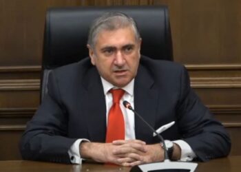 Դատապարտում ենք այդ «քստմնելի գրոտեսկը» և դրան մասնակցելու որևէ ցանկություն չունենք. Արթուր Խաչատրյանը՝ ՀԱԵ «հարցով» հանձնաժողովի ստեղծման մասին