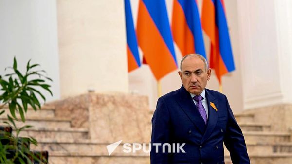 Пашинян осудил теракт в пригороде Парижа