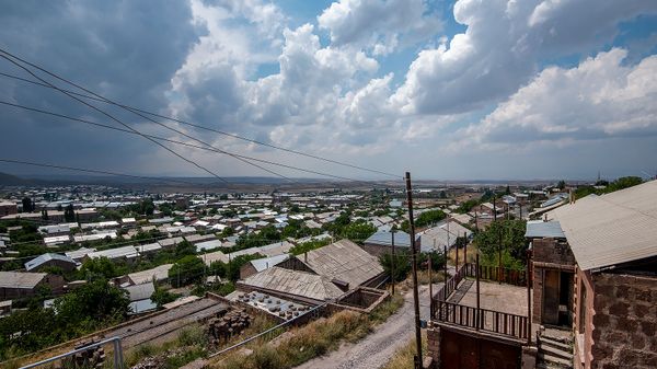 Արթիկում բերման են ենթարկել «Ապրելու երկիր» և «Հայրենիք» կուսակցությունների անդամներին