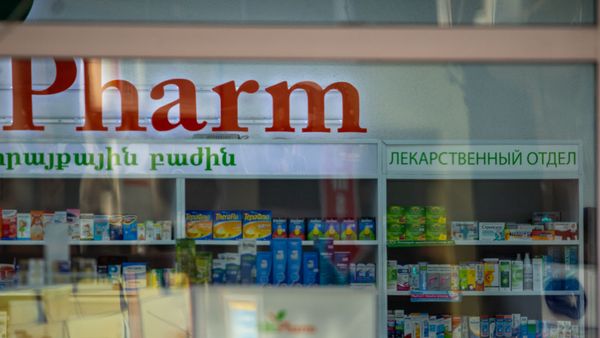 Лекарства - дорогие, ассортимент не широкий: эксперт о проблемах на армянском фармрынке