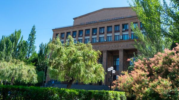 Провалили экзамен и обратились к правоохранителям: детали дела двух преподавателей ЕГУ