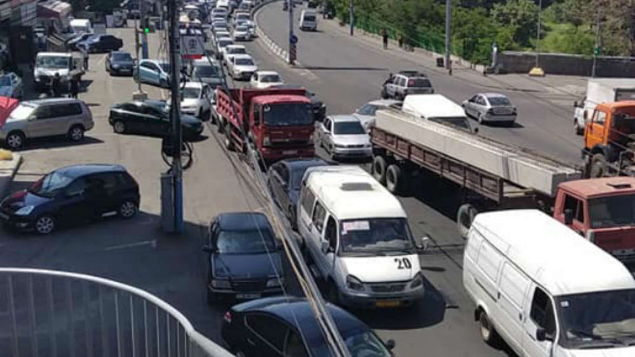 Երևանում ավտոբուս է կողաշրջվել. 11 օտարերկրացու տեղափոխել են հիվանդանոցներ