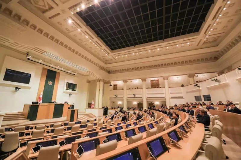 Վրաստանի Խորհրդարանն առաջին ընթերցմամբ աջակցում է 40,000 լարի գույքահարկի շեմը վերացնելու նախաձեռնությանը