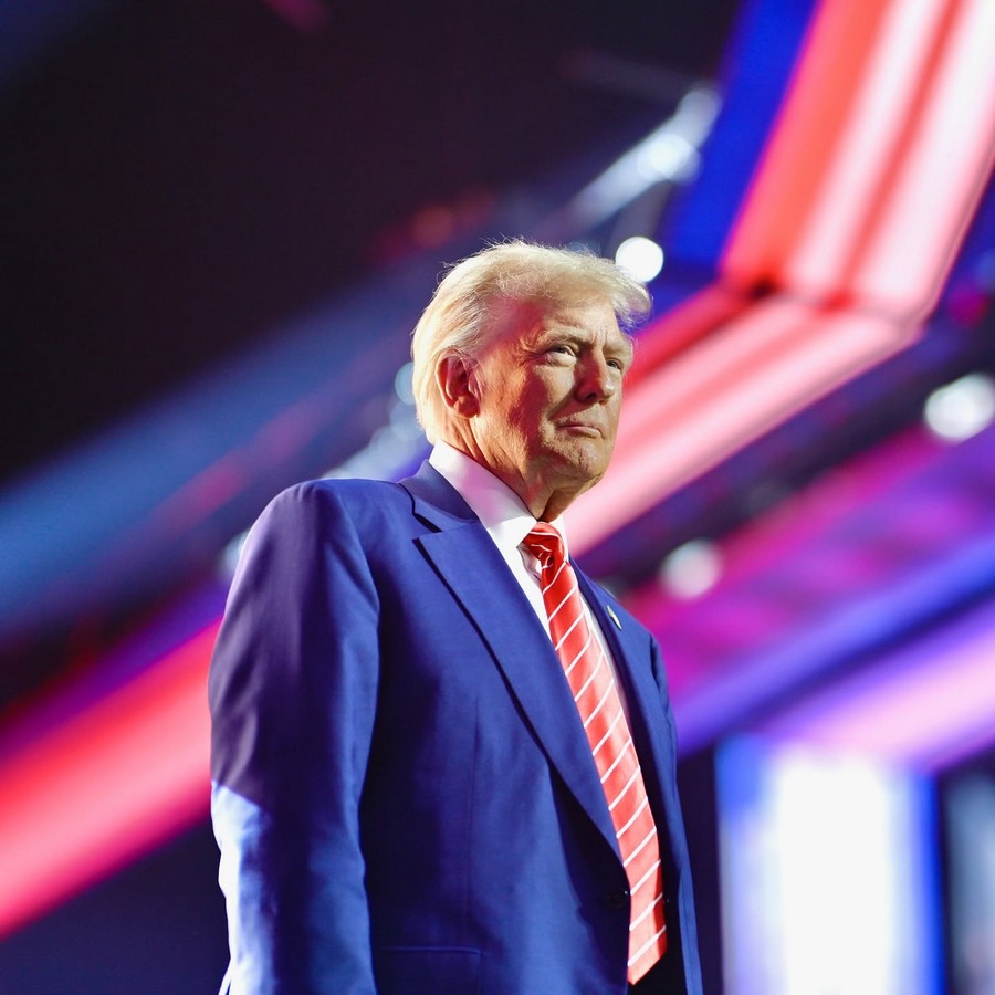 Trump: I suggest Ukraine get a new leader who can make a deal