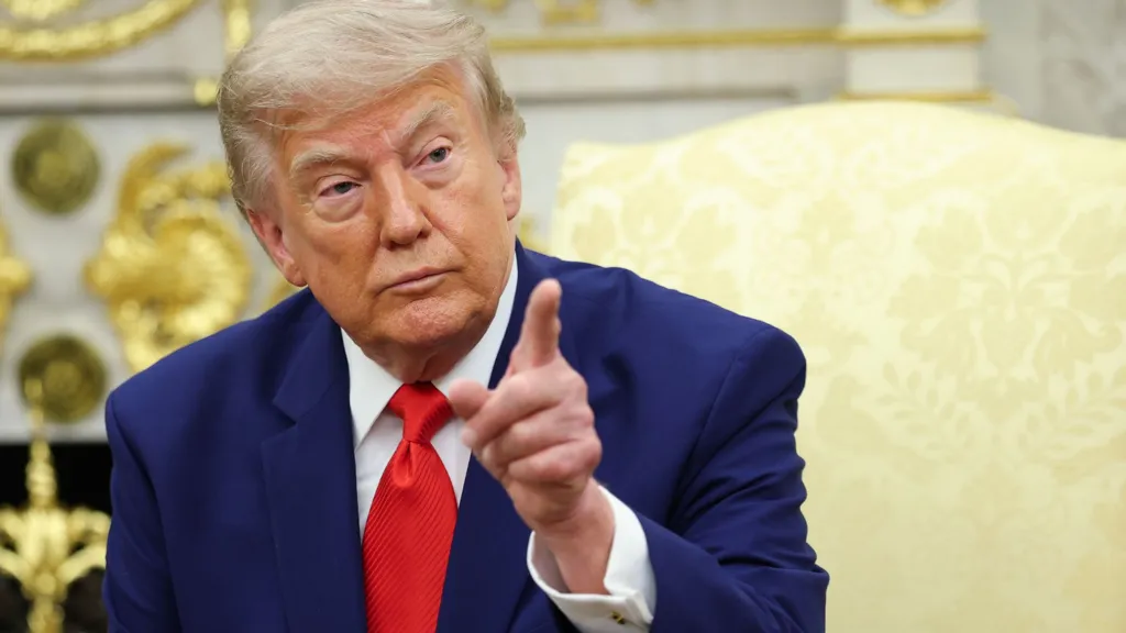 Trump suggests allowing Iran to “take out” LA and San Diego during campaign rally