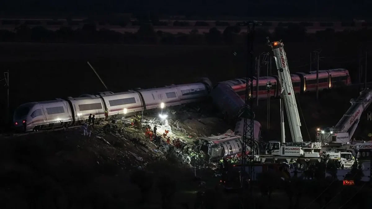 Spain begins three days of mourning after train crash kills dozens