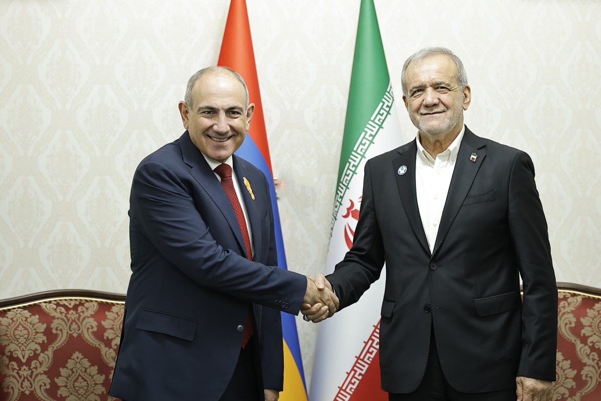 Pashinyan, Pezeshkian discuss Armenia-Iran relations in Turkmenistan