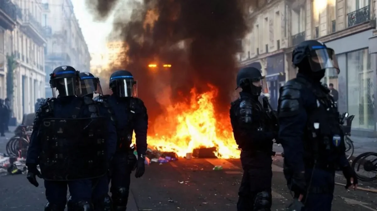 Paris extends curfew as Marseille and Lyon ban protests after riots