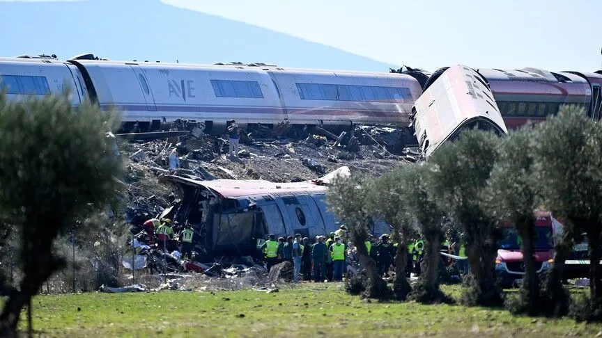 İspanya’da hızlı tren faciası: En az 50 kişi hayatını kaybetti
