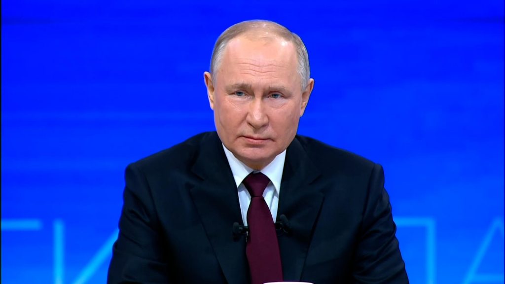 Putin said that Russia "does not threaten" anyone with nuclear weapons, but is responding to "attempts to intimidate"