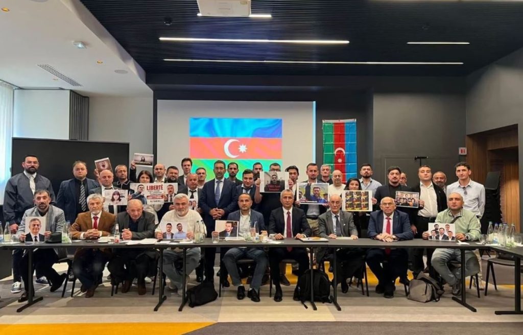 Արտերկրում ադրբեջանցի քաղաքական գործիչներն ու լրագրողները Ֆրանսիայում ընդդիմության առաջին համագումարն են անցկացրել