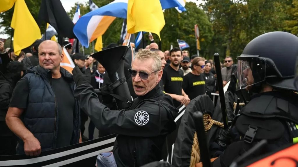 Riots break out at far-right rally in The Hague