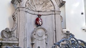 Բրյուսելի խորհրդանիշերից Manneken Pis-ը հայկական տարազ է հագել ՀՀ անկախության 35-ամյակի առիթով․ ԼՈՒՍԱՆԿԱՐՆԵՐ