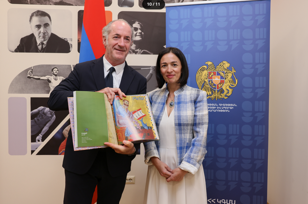 Գառնու խճանկարից մինչև Դվին․ Անդրեասյանն ու Լուկա Զայան քննարկել են մշակութային ծրագրերը