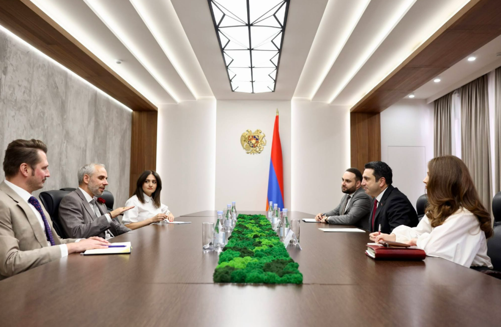 Ալեն Սիմոնյանն ու Չեխիայի դեսպանը քննարկել են Հայաստան-ԵՄ հարաբերություններն ու տնտեսական համագործակցությունը