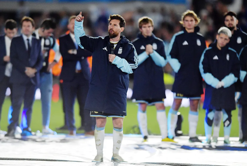 "I thank God that I am Argentine": Messi's touching speech after his farewell match