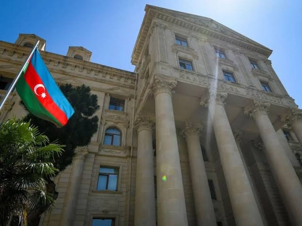 Բաքուն Թուրքիայի 31 քաղաքացու, այդ թվում՝ իշխանական գործիչների, ներառել է անցանկալի անձանց ցուցակում և արգելել մուտքը երկիր