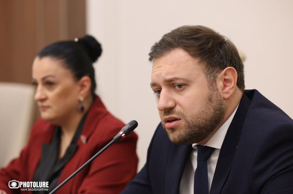 If there was a tendency to enter the hall, they would have entered. Tigran Abrahamyan on the actions of the assistants. VIDEO