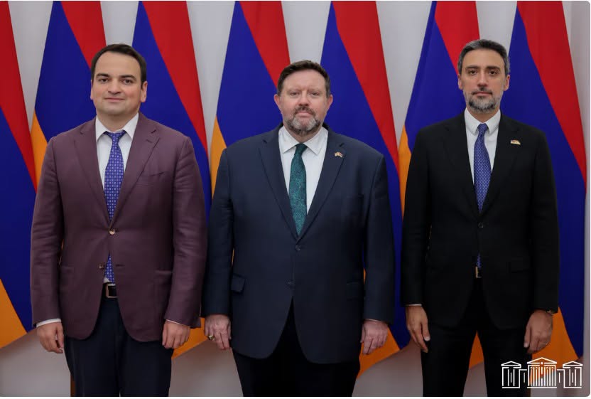 ԱՄՆ գործերի ժամանակավոր հավատարմատարը հանդիպել է «Ուժեղ Հայաստան» և «Հայաստան» խմբակցությունների ներկայացուցիչների հետ