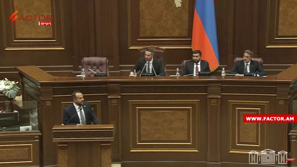 ԱԺ-ում սկսեցին գոռալ իրար վրա․ Ռուբինյանը հունից դուրս եկավ․ ՏԵՍԱՆՅՈՒԹ