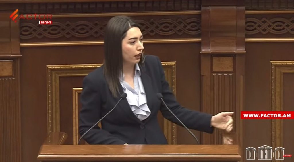 Այս որակի փաստաթղթերն անվճար տրամադրվել չեն կարող․ նախարարը՝ կենսաչափական անձնագրերի մասին․ ՏԵՍԱՆՅՈՒԹ