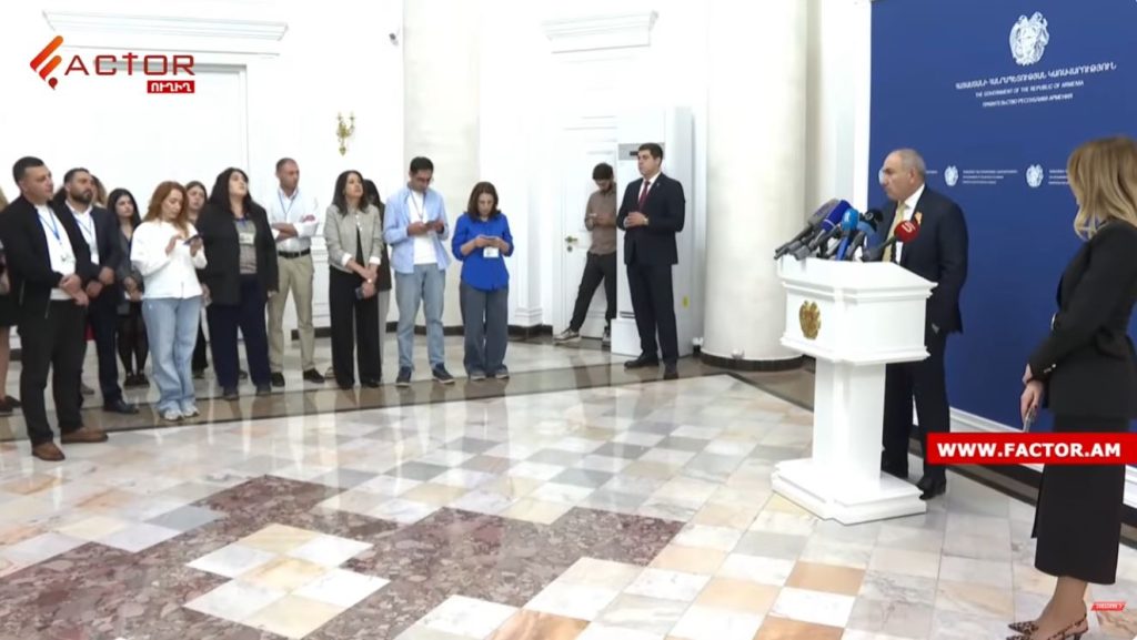 "Shura, how much do you need to be happy?" The journalist played Pashinyan's previous speech. VIDEO