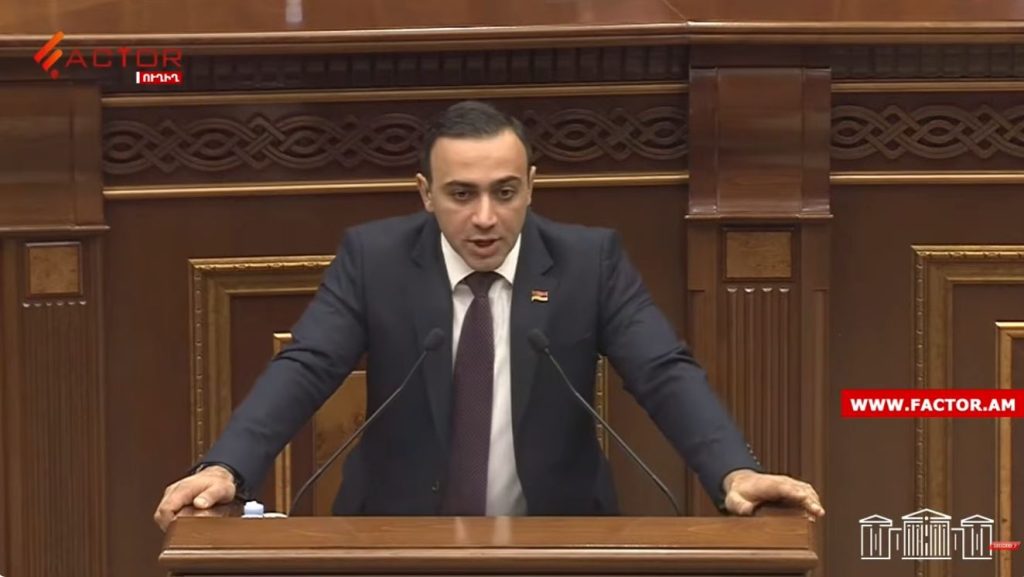 Should we bring the presidents to sit on ottomans? Mr. Karapetyan, can you tell me the value of the chairs in your house? Taron Chakhoyan: VIDEO