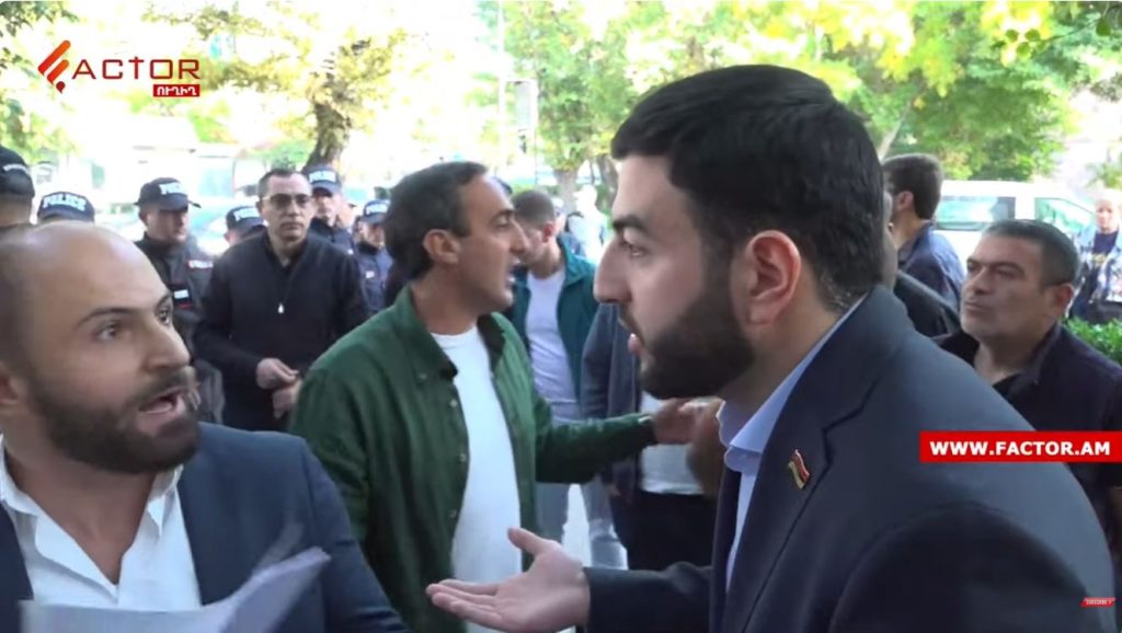 Քանդում են Շինարարների փողոցի ապօրինի շինությունները. ՈՒՂԻՂ