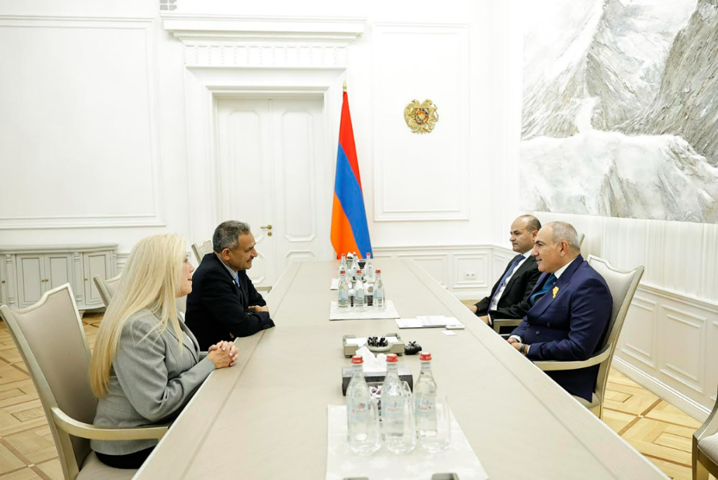 Փաշինյանն ընդունել է ԱՄՆ կրոնական ազատությունների հանձնաժողովի ղեկավարին