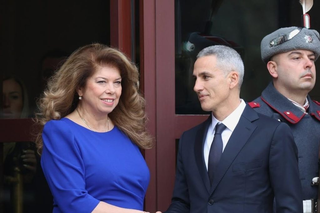 Բուլղարիայում նախագահական ընտրությունների երկրորդ փուլ են անցել Մոսկվայի հետ երկխոսության կողմնակից Յոտովան և արևմտամետ Գյուրովը