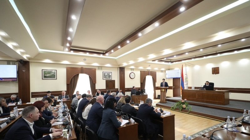 Երևանի քաղաքապետարանում նախատեսում են հունվարից բարձրացնել աշխատավարձերը