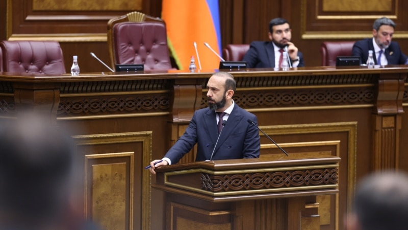 Միրզոյան. Բաքուն պահանջ չի դնում, այլ ասում է՝ «մինչև ձեր Սահմանադրությունը չփոխվի, չենք ստորագրի»