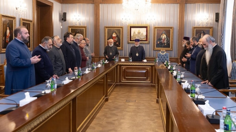 Ժողով Մայր Աթոռում՝ Կաթողիկոսի նախագահությամբ. մասնակիցները սթափության կոչ են անում ԱԺ մեծամասնությանը