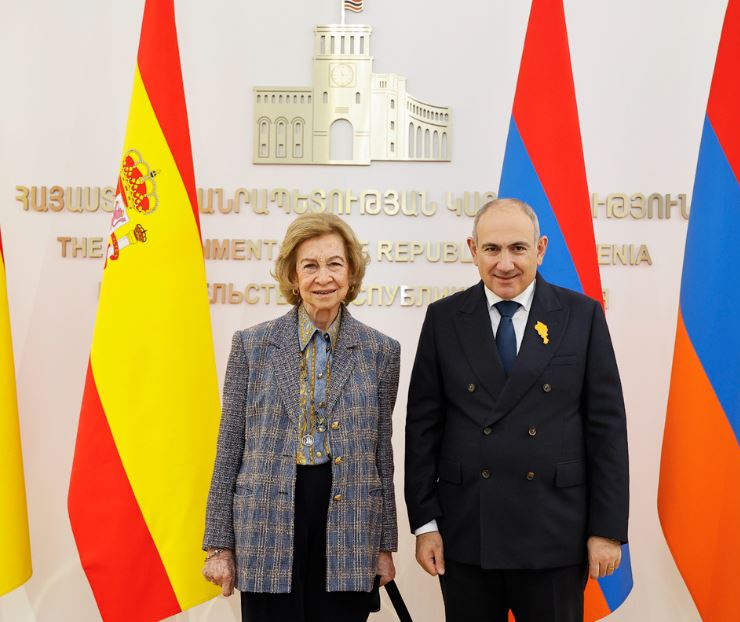 VIDEOS: LA REINA SOFÍA DE ESPAÑA EN ARMENIA – REUNIÓN CON PASHINIAN, VISITÓ SITIOS HISTÓRICOS Y ENTREGARÁ PREMIO.
