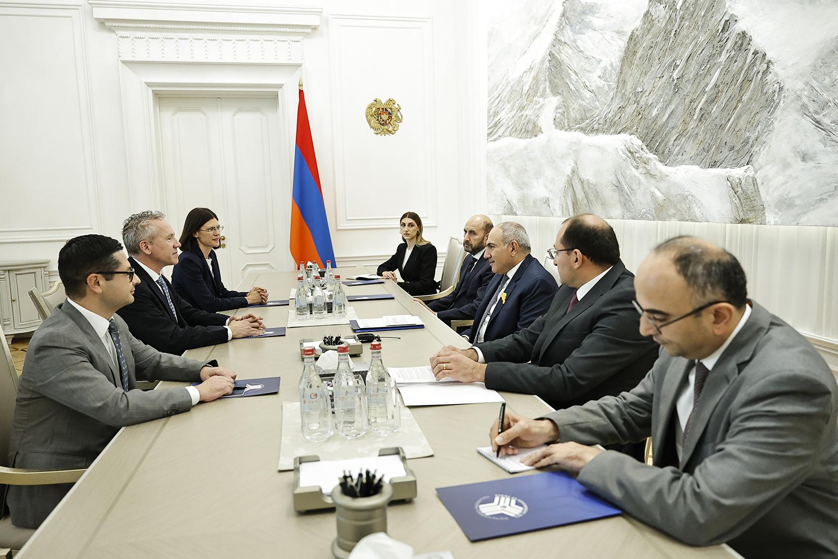 Pashinyan, IMF Mission Chief Review Economic Reforms, Regional Projects