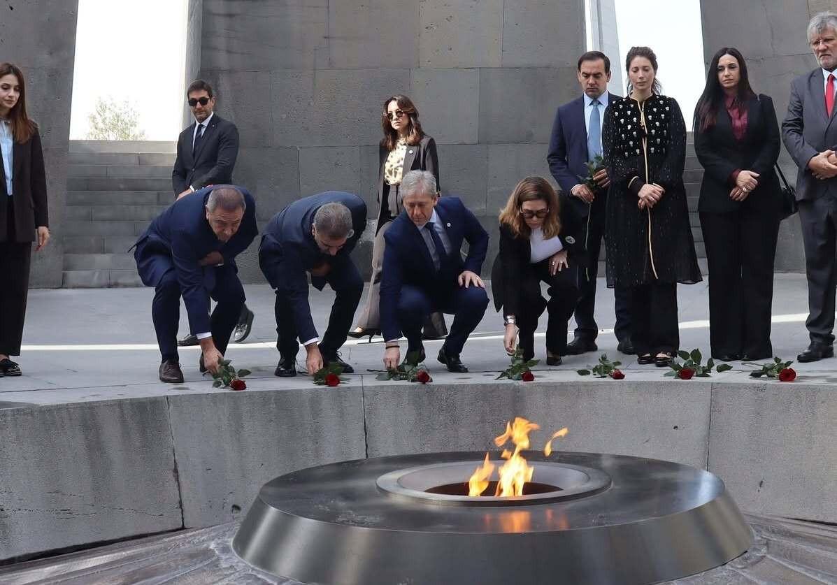 Արգենտինայի սենատորներից ու պատգամավորներից կազմված պատվիրակությունն այցելել է Հայոց ցեղասպանության հուշահամալիր