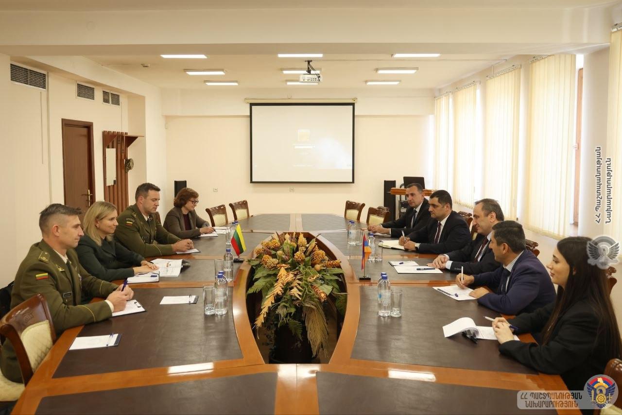 ՊՆ վարչական համալիրում տեղի են ունեցել Հայաստան-Լիտվա երկկողմ պաշտպանական խորհրդակցությունները