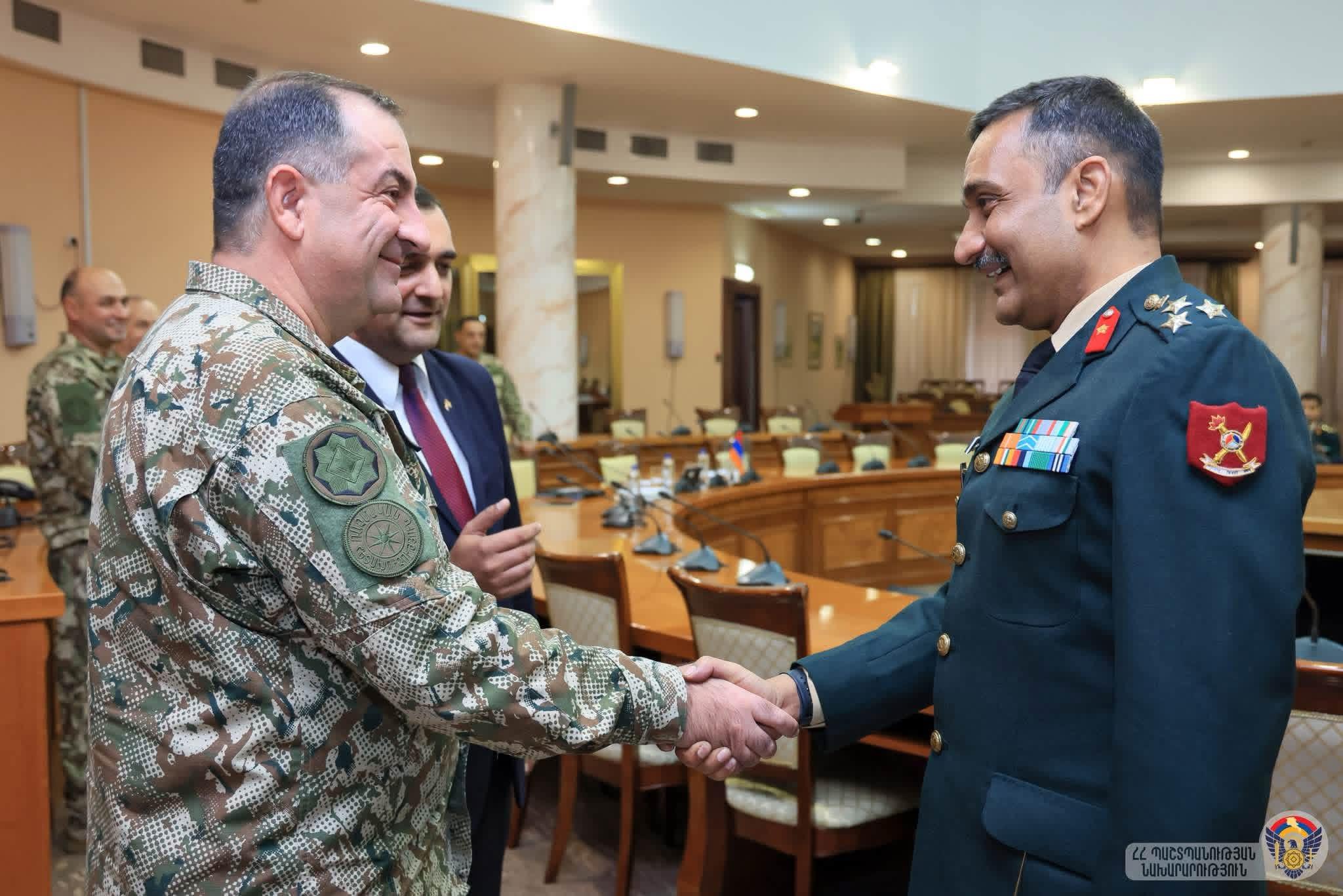 The Chief of General Staff received the Director of the Indian Defense Management College