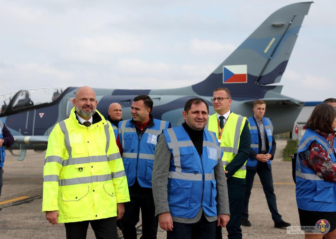 Սուրեն Պապիկյանը Չեխիայում այցելել է «Aero Vodochody» ռազմարդյունաբերական ընկերություն
