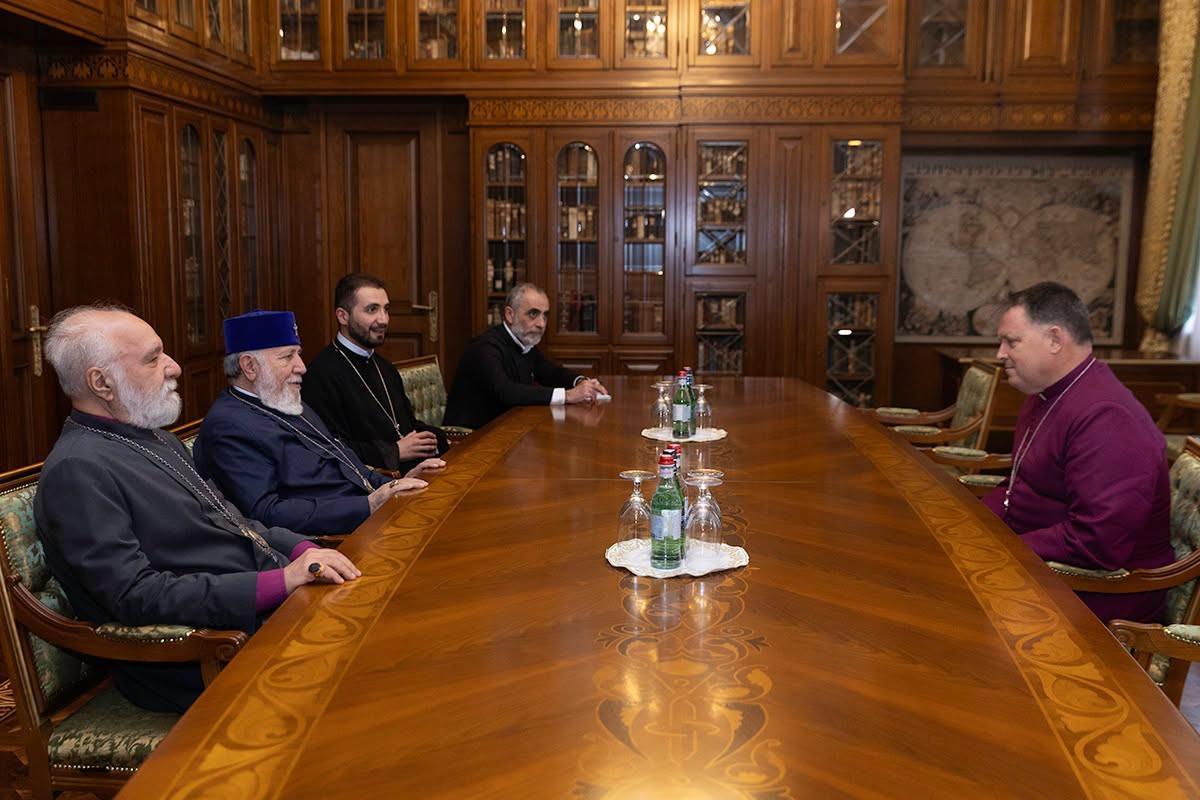 Ամենայն Հայոց Կաթողիկոսն ընդունել է Անգլիկան Եկեղեցու Նորվիչի թեմակալ առաջնորդին