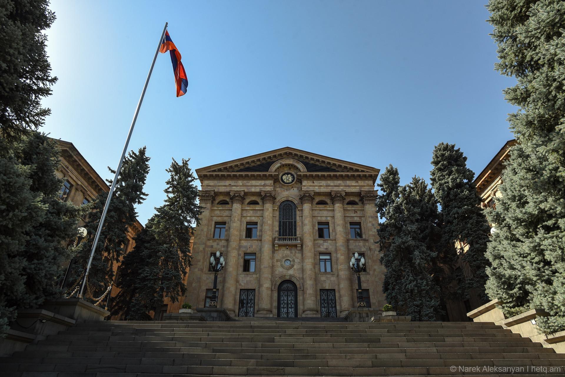 Mass Brawl Erupts in Parliament While Pashinyan Declares Independence Document "Anti-State"