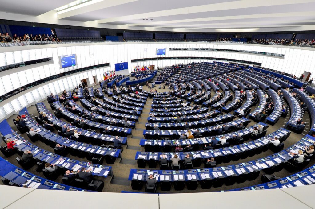 European Parliament calls for immediate release of Armenian prisoners held in Azerbaijan