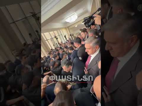 «Քո հետ եմ, արի ստե». Աժ-ում ծեծկռտուքը շարունակվում է