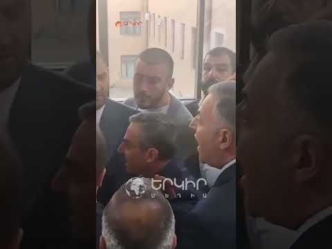 «Քո հետ եմ, արի ստե». Աժ-ում ծեծկռտուքը շարունակվել է միջանցքում