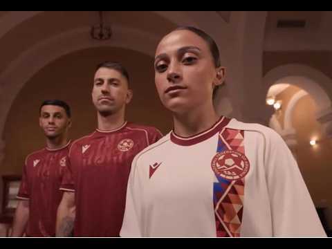 Las camisetas oficiales con caligrafía armenia de la selección de Fútbol de Armenia