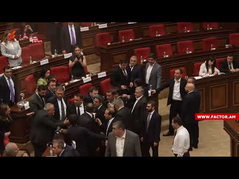 «Ա՛ղբ»․ ԱԺ նիստերի դահլիճում իրավիճակը չի հանդարտվում