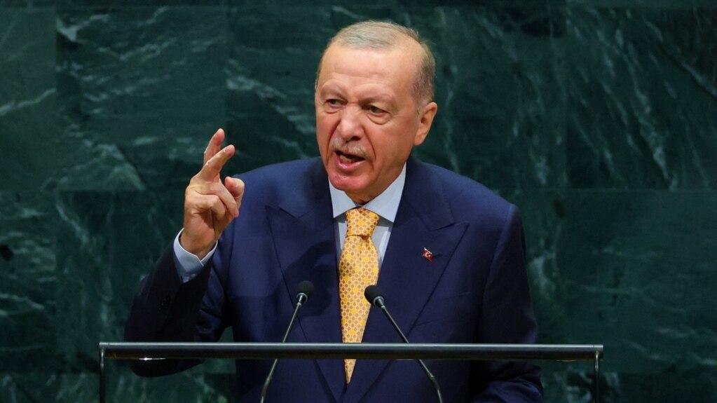 The comedian was sentenced to 19 months in prison for "insulting" Erdogan. azatutyun.am